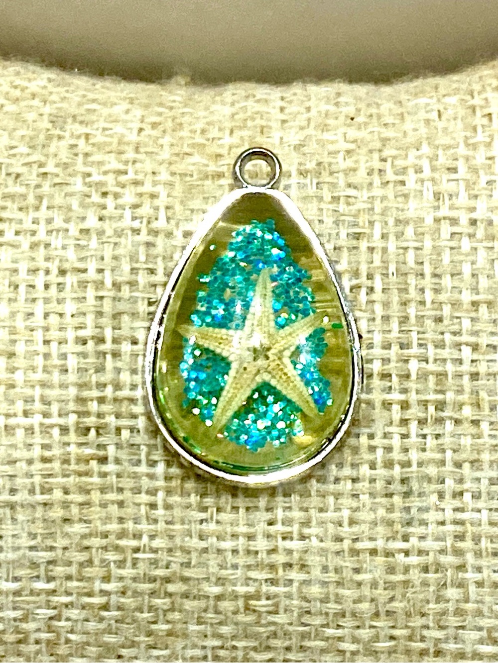 Teardrop Starfish Pendant Necklace in Turquoise and Gold